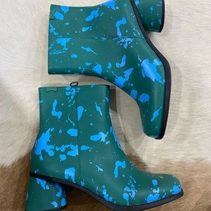 New size 40 Camper Kiara Leather Ankle Boots Green/Blue
